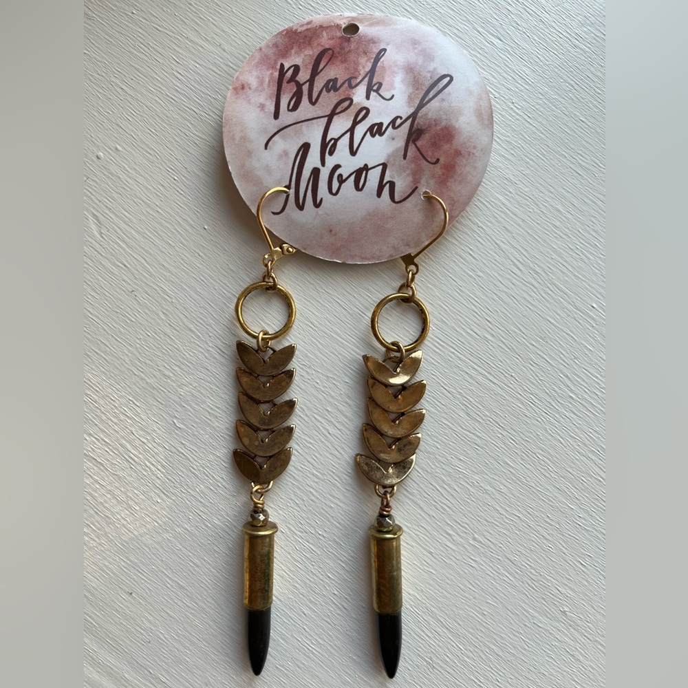 🇺🇸 Black Black Moon Earrings
